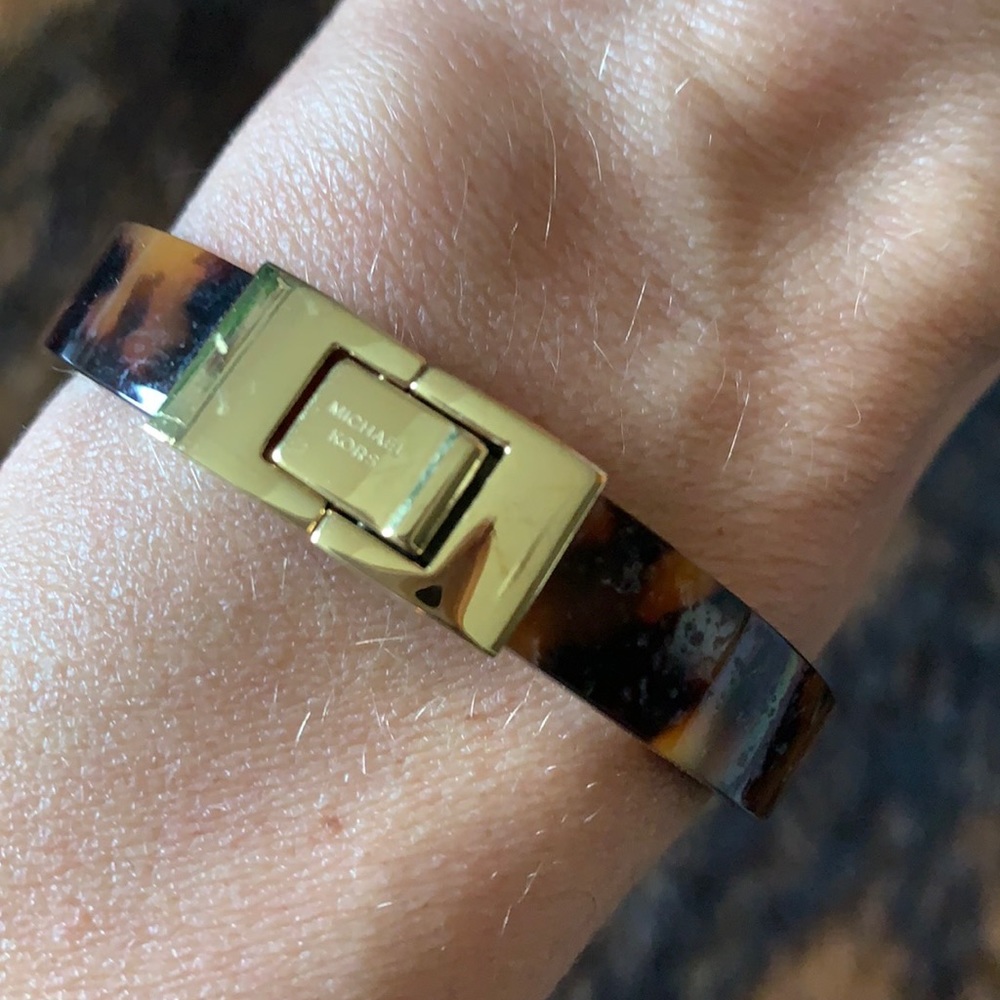 Michael Kors tortoise shell bracelet